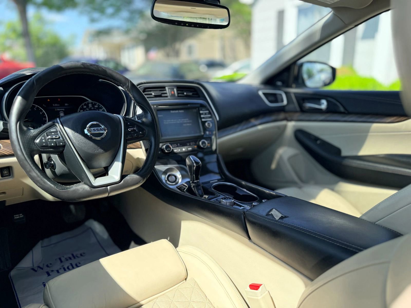 Used 2017 Nissan Maxima Platinum w/ Medallion Package FWD image 10