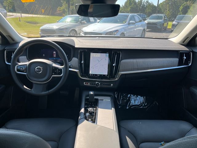 Used 2024 Volvo V90 B6 Cross Country Plus image 15