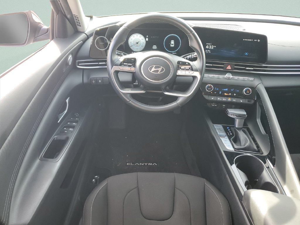 Used 2024 Hyundai Elantra SEL w/ Convenience Package FWD image 12