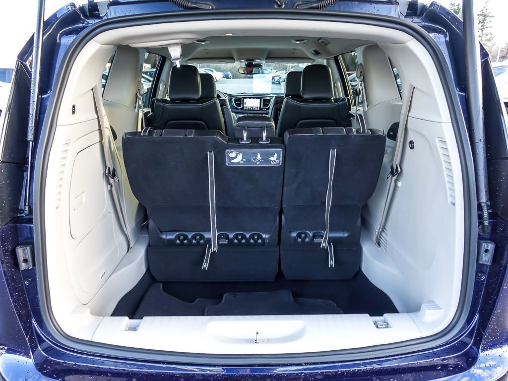 Used 2020 Chrysler Pacifica Limited FWD image 25