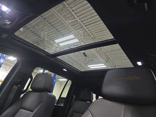 New 2026 Chevrolet Suburban High Country w/ LPO, Illumination Package image 32