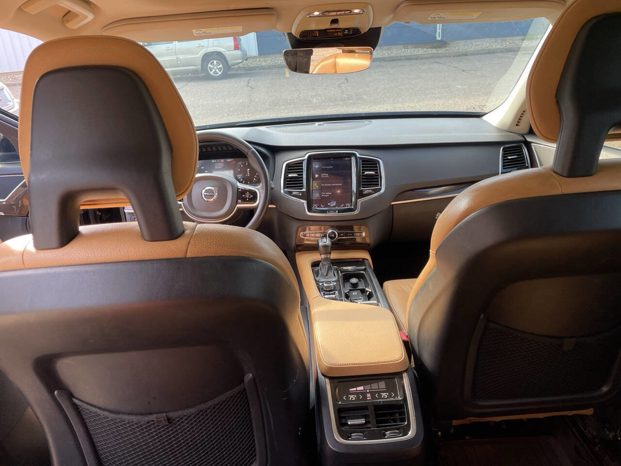 Used 2016 Volvo XC90 T6 Momentum image 14