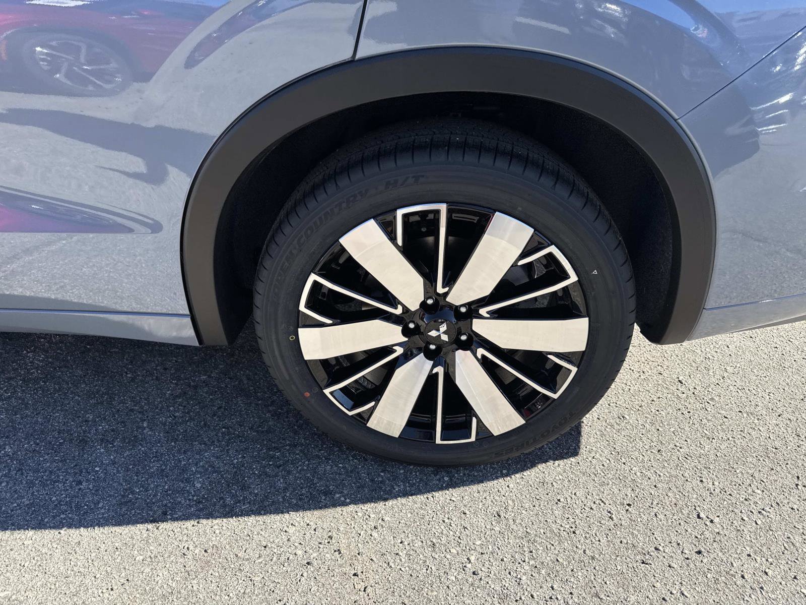 New 2026 Mitsubishi Outlander SEL image 6