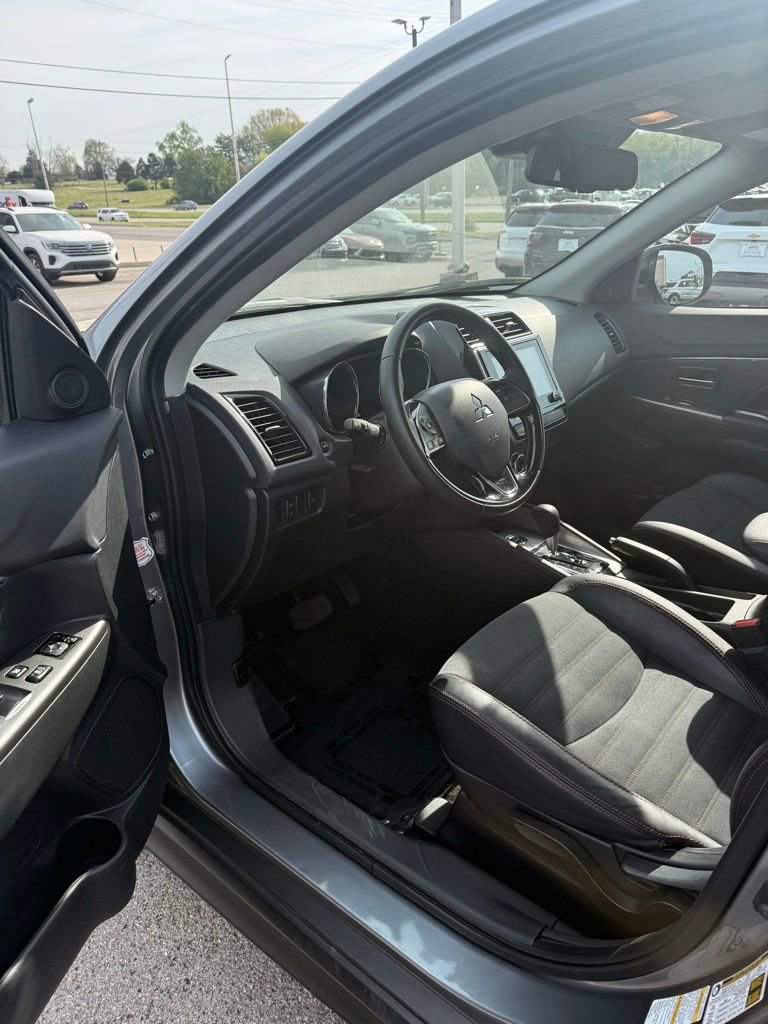 Used 2025 Mitsubishi Outlander Sport SE image 7