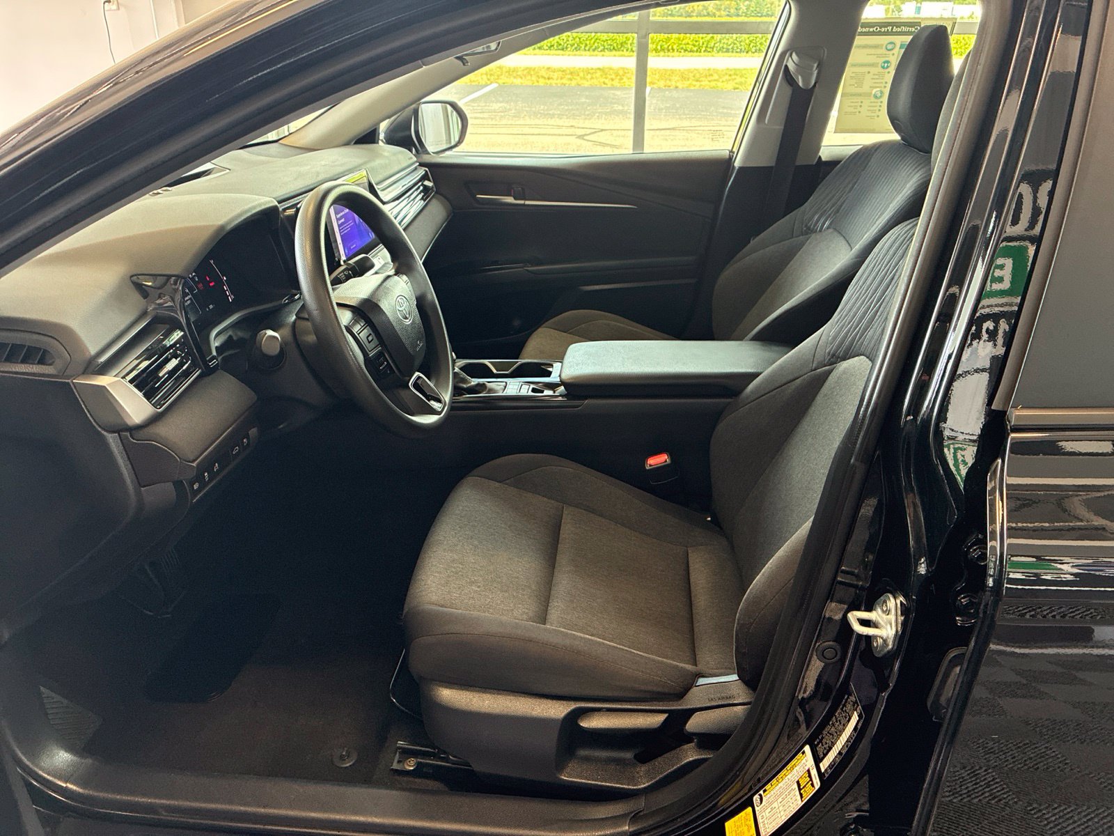Used 2025 Toyota Camry LE FWD image 15