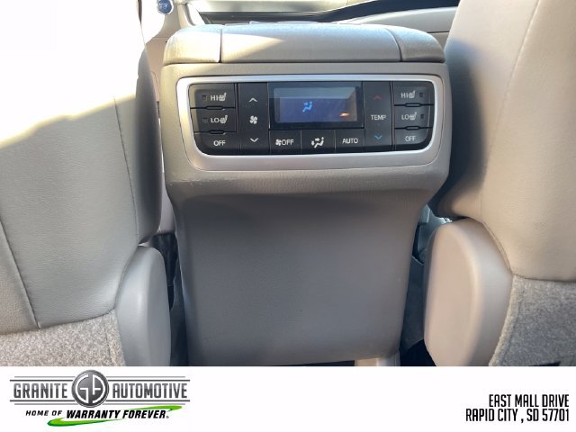 Used 2019 Toyota Highlander Limited Platinum AWD/4WD image 35