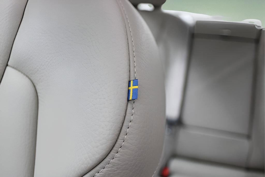 Used 2023 Volvo S60 B5 Plus w/ Climate Package image 37