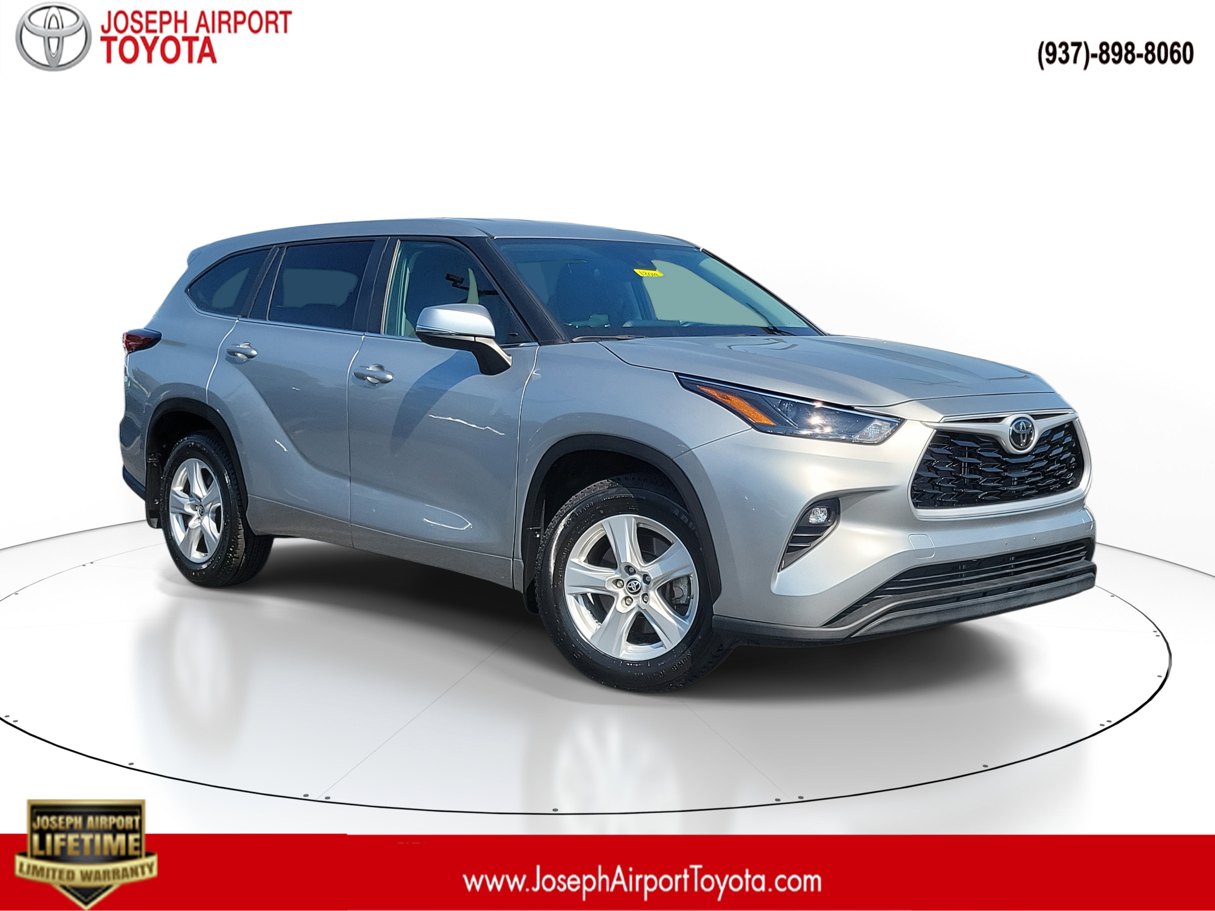 Used 2024 Toyota Highlander LE