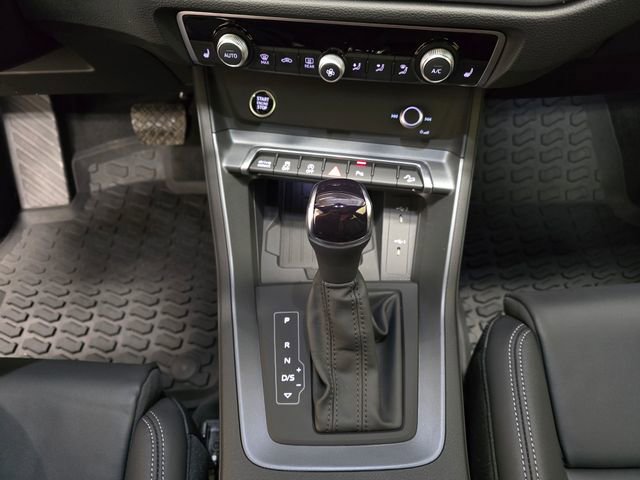 Certified 2025 Audi Q3 2.0T Premium w/ Convenience Package image 24