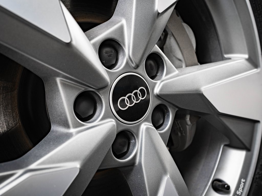 Certified 2025 Audi Q5 2.0T Premium w/ Convenience Plus Package image 8