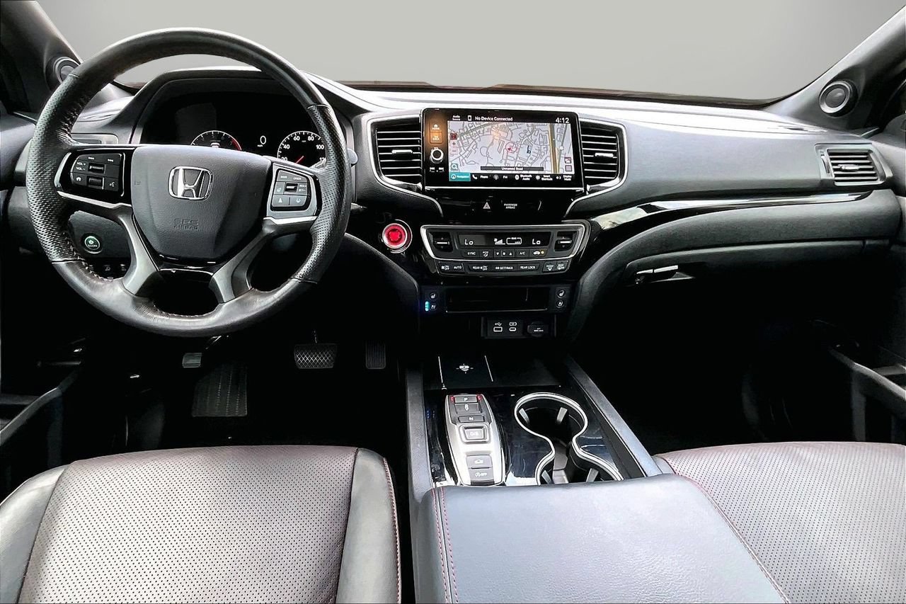 Used 2025 Honda Ridgeline Black Edition image 14