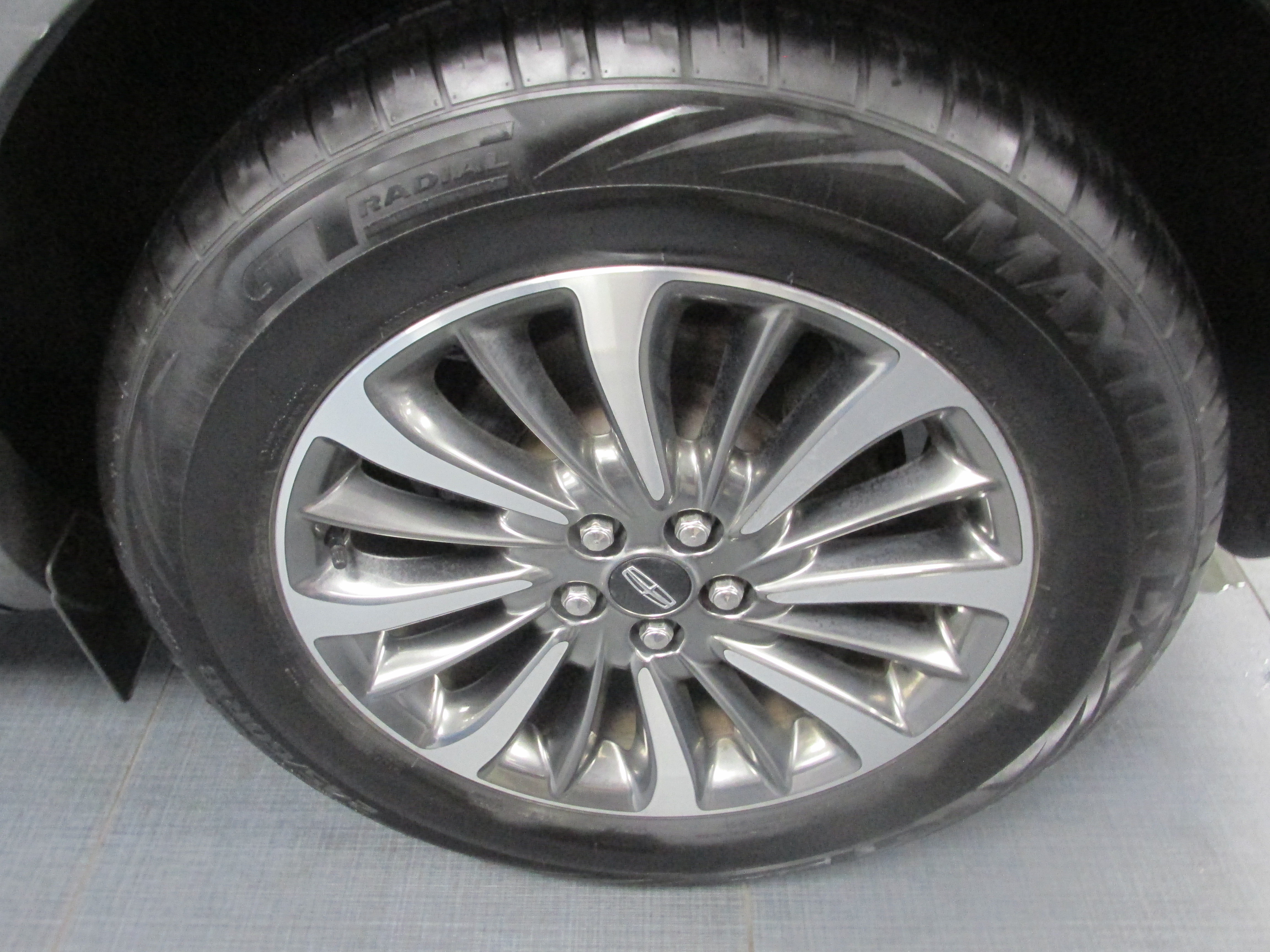 Used 2019 Lincoln Nautilus Select AWD/4WD image 13