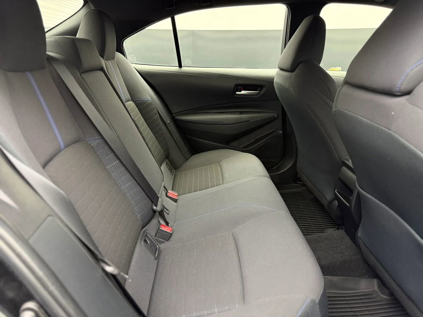 Used 2021 Toyota Corolla SE w/ SE Premium Package FWD image 22