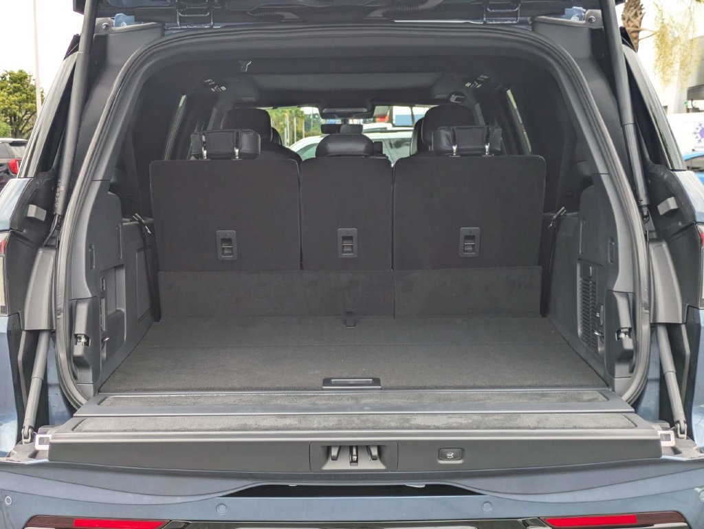 New 2027 Lincoln Navigator L Reserve w/ Jet Appearance Package AWD/4WD image 13
