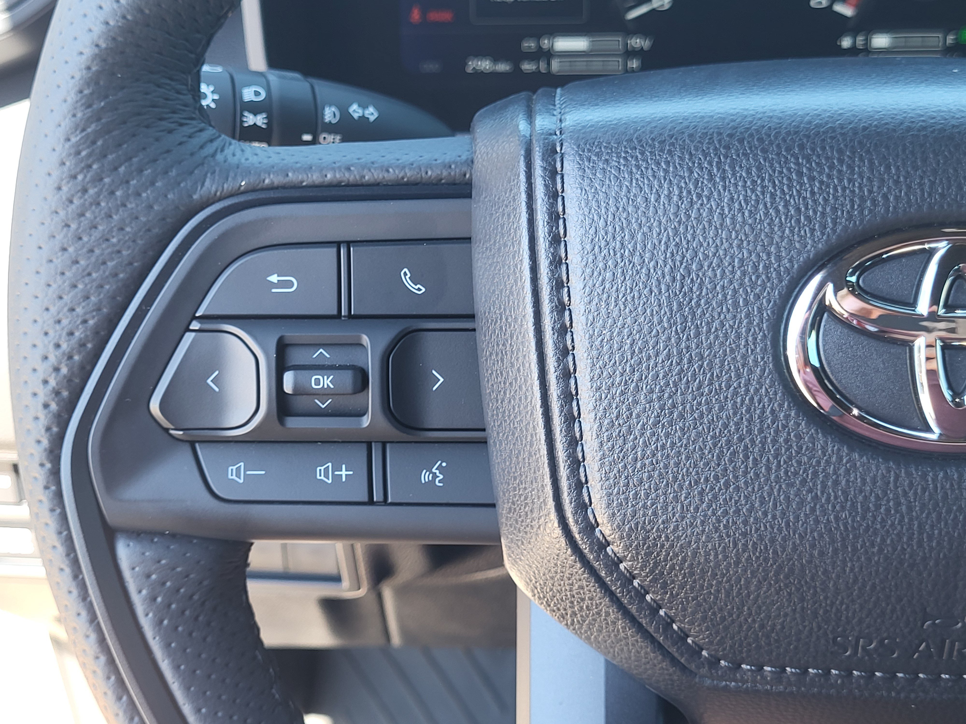 Certified 2025 Toyota Tundra TRD Pro AWD/4WD image 15