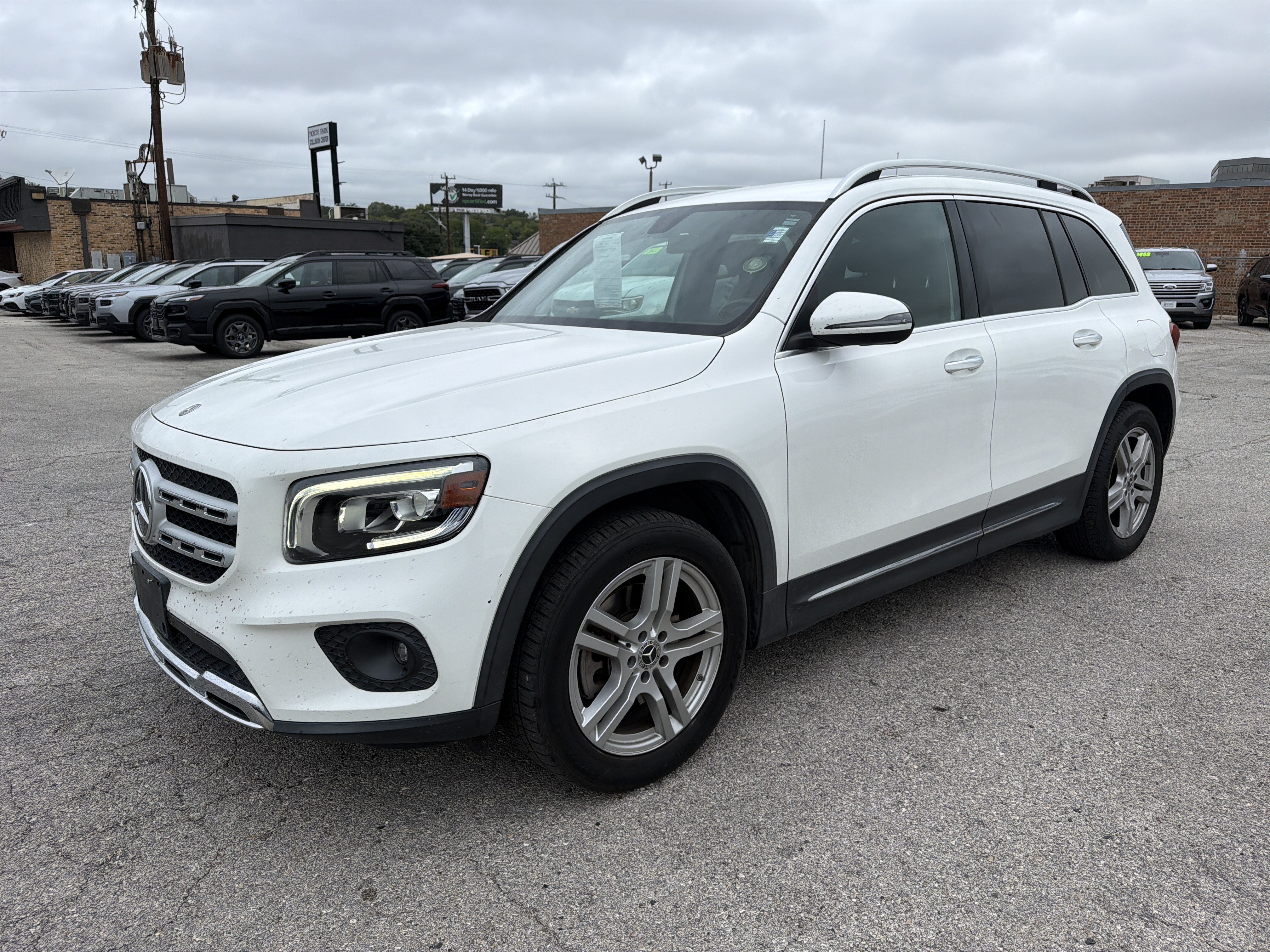 Used 2020 Mercedes-Benz GLB 250 4MATIC w/ Premium Package image 7