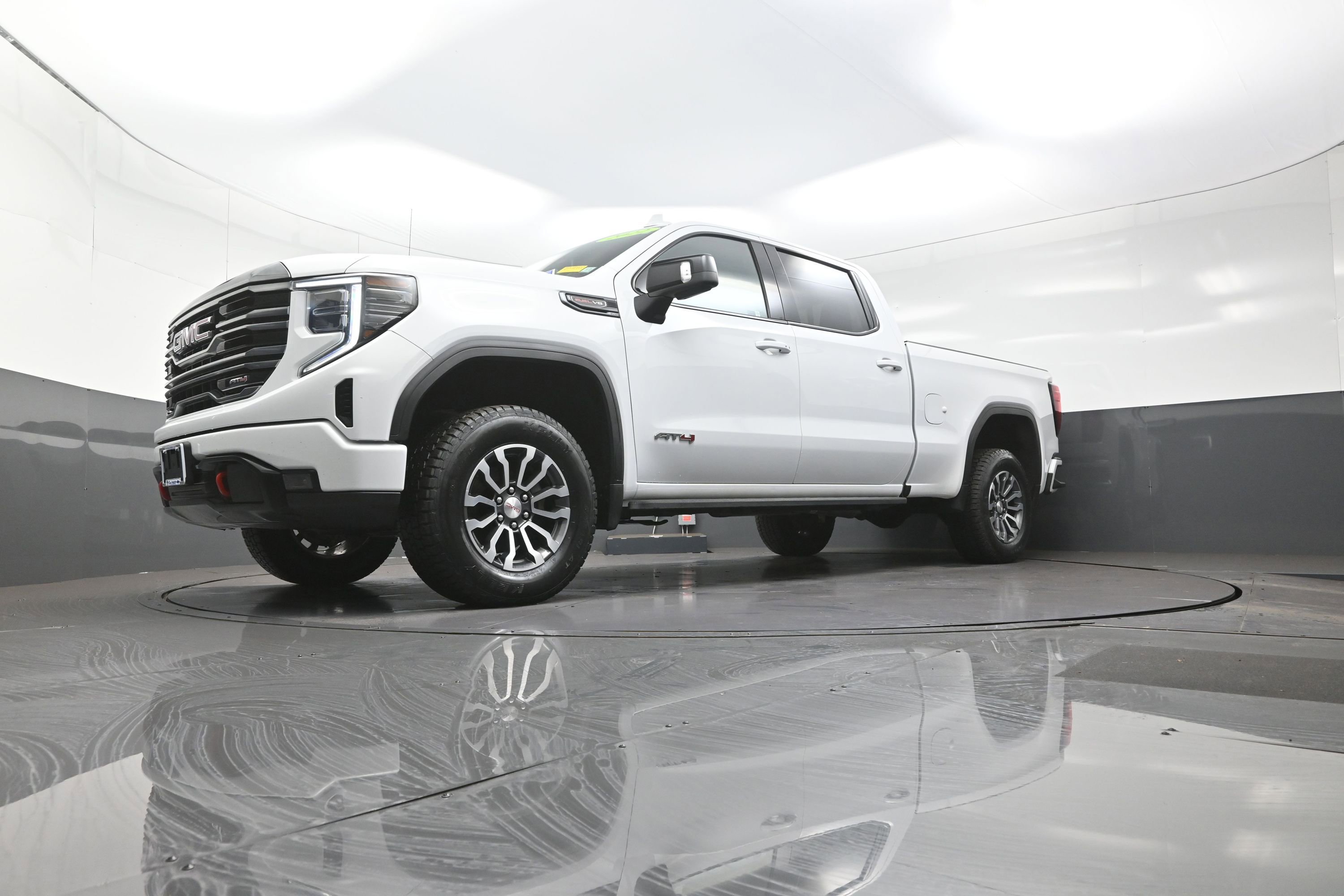 Used 2022 GMC Sierra 1500 AT4 w/ AT4 Preferred Package image 11