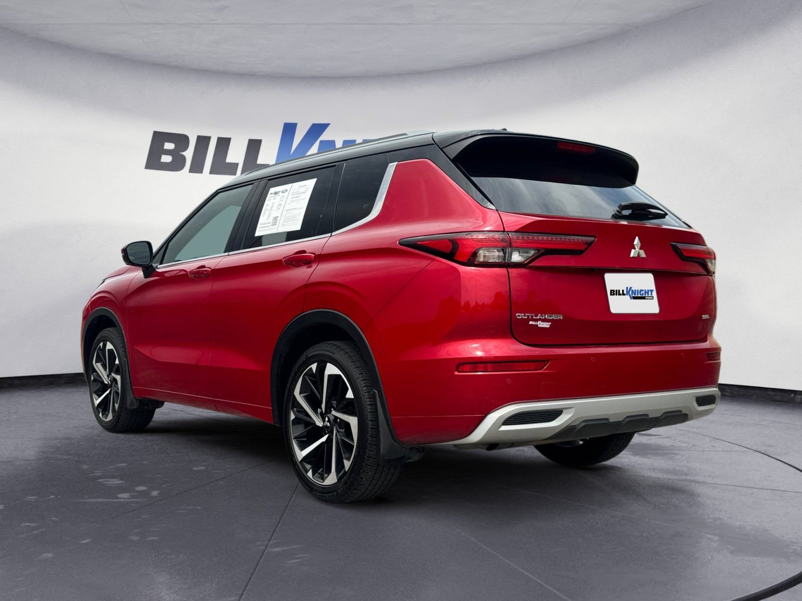 Used 2024 Mitsubishi Outlander SEL AWD/4WD image 3