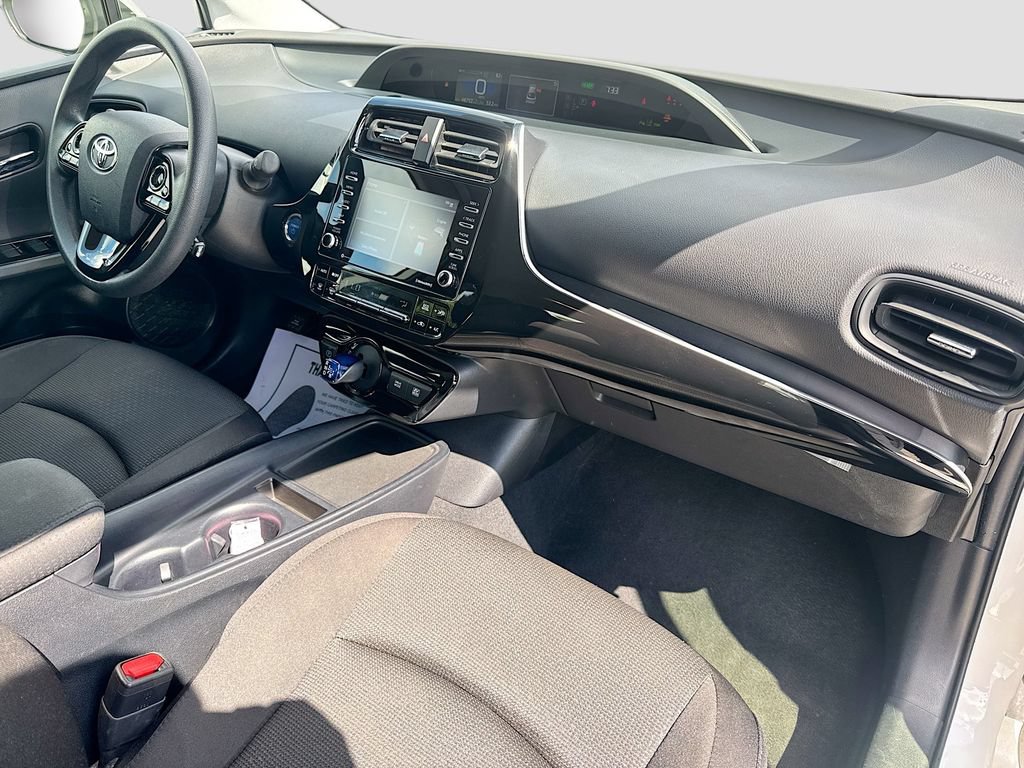 Used 2022 Toyota Prius LE FWD image 34