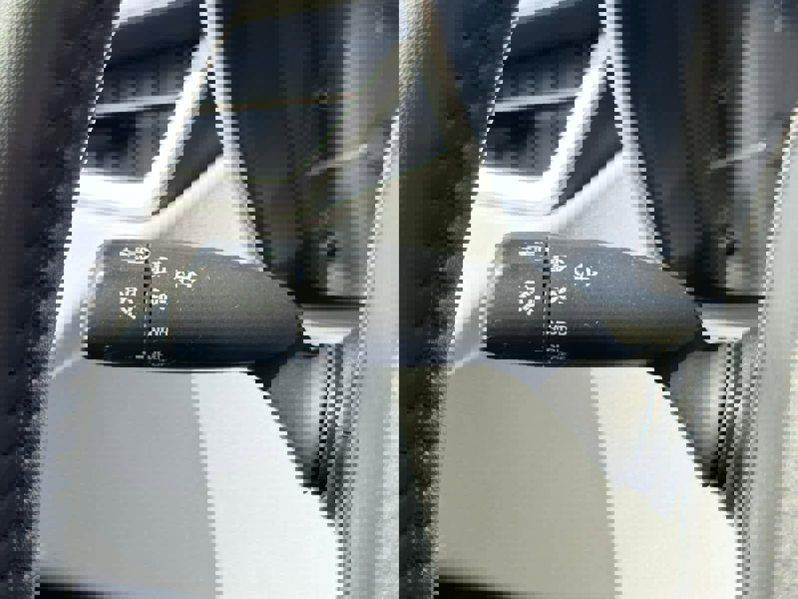 Used 2023 Toyota Corolla SE image 16