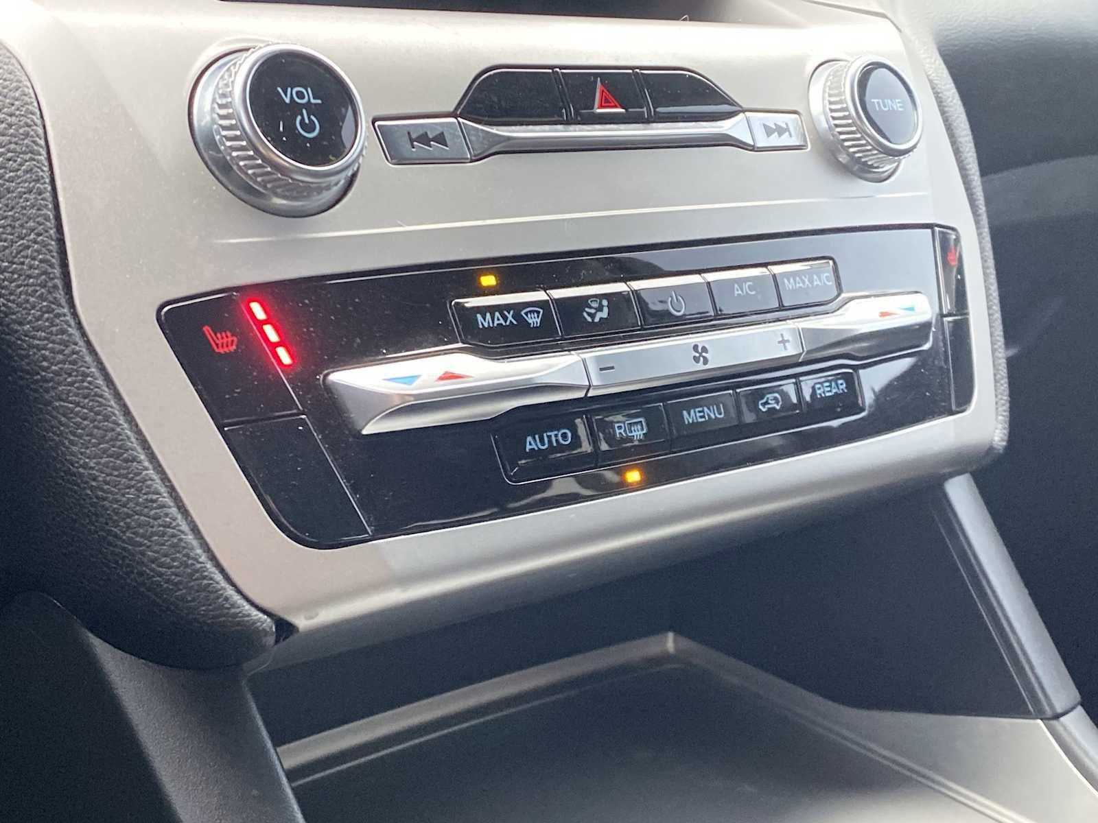 Used 2022 Ford Explorer XLT image 22