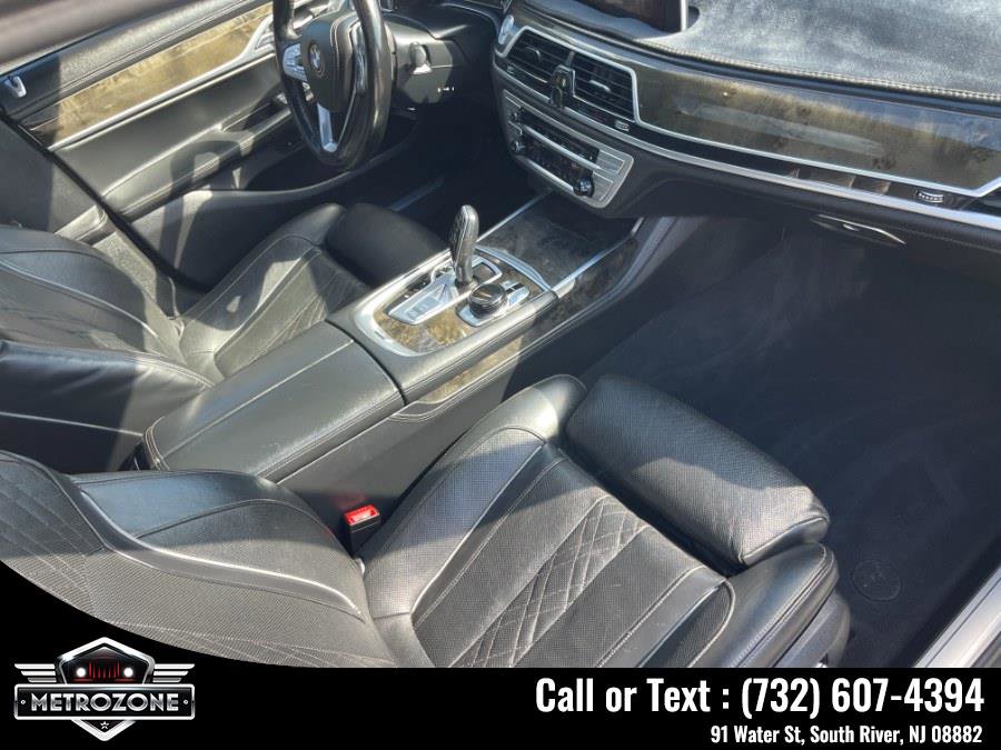Used 2019 BMW 750i 750i Sedan image 25