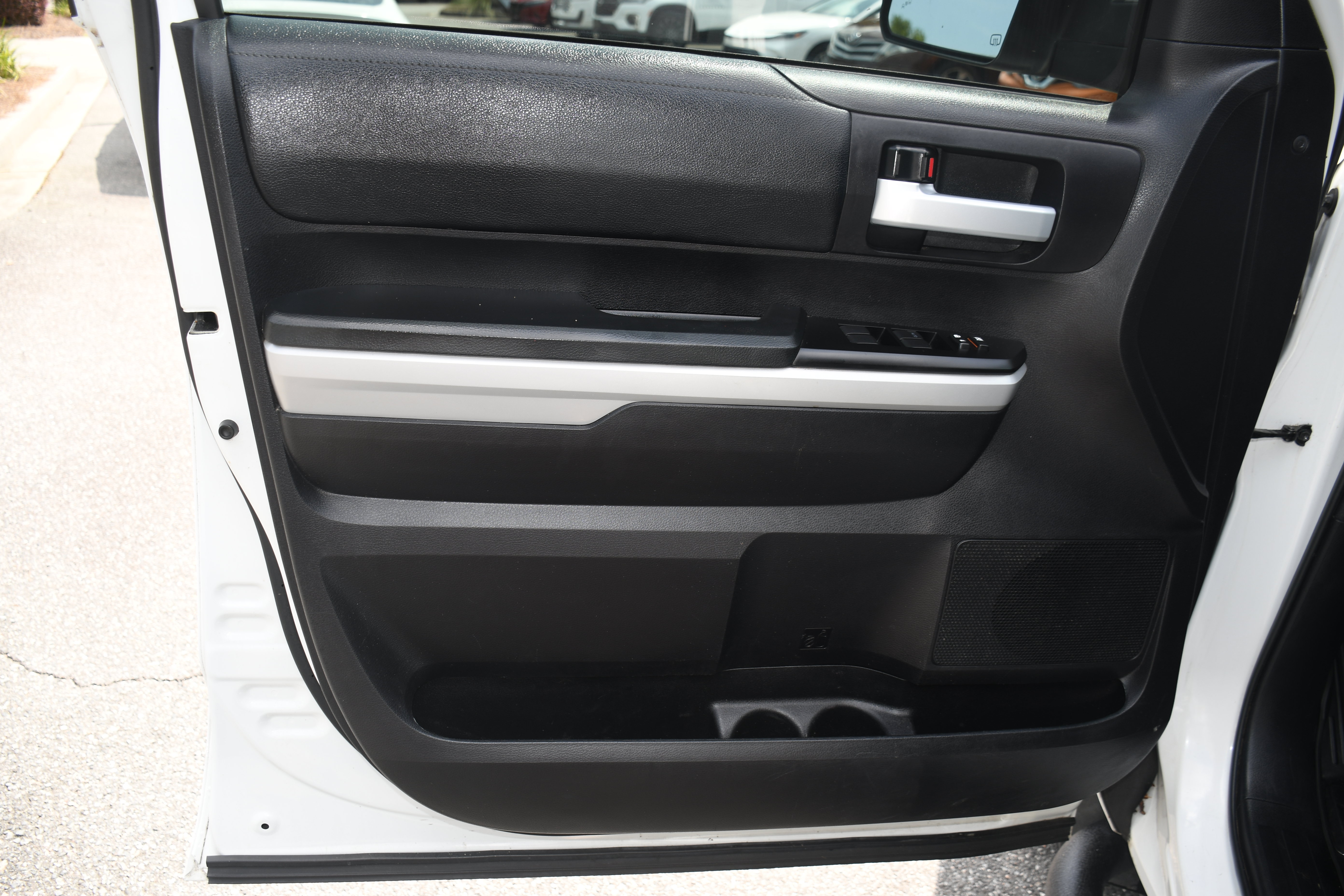 Used 2021 Toyota Tundra SR5 RWD image 9