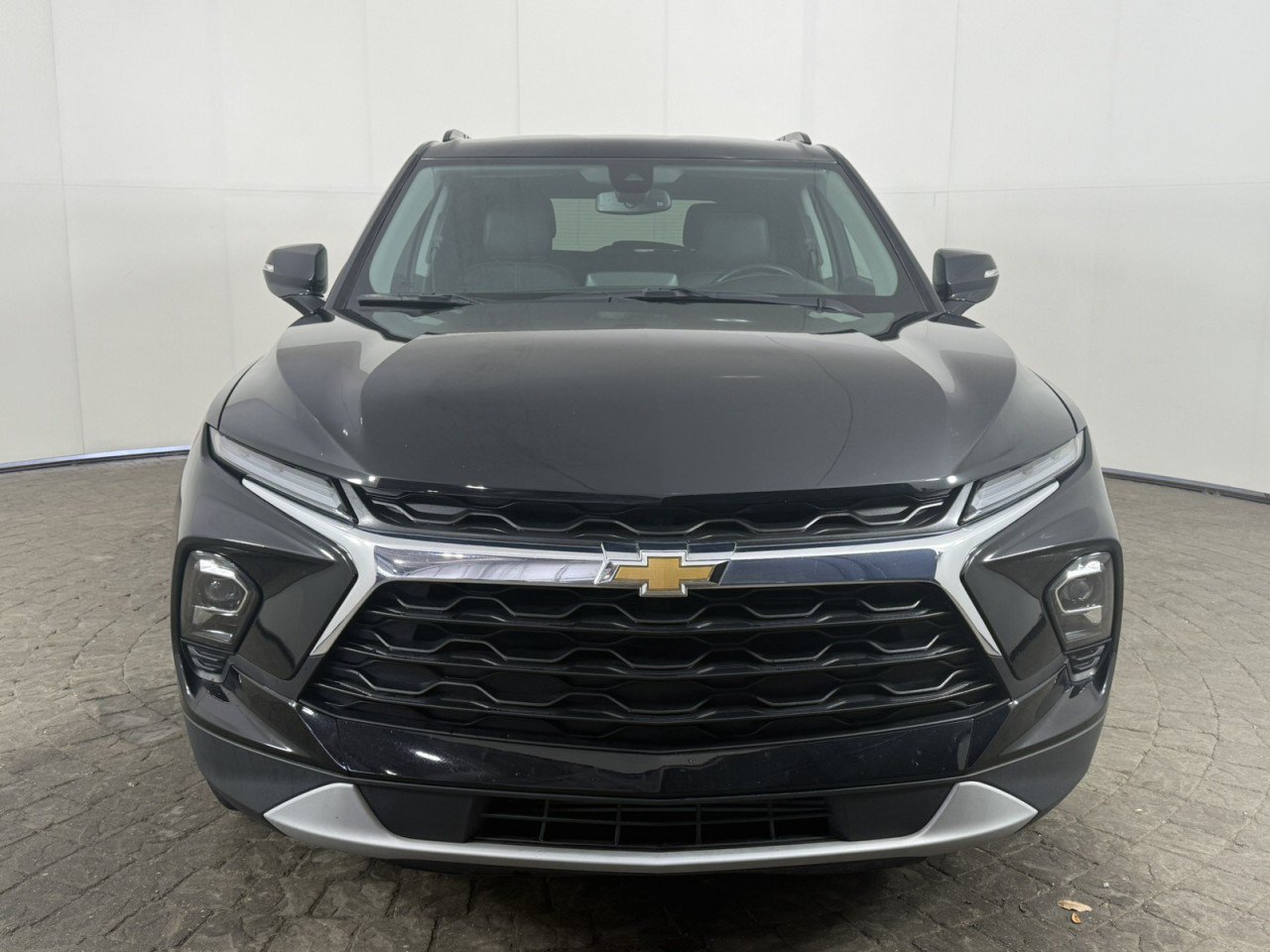Used 2023 Chevrolet Blazer LT FWD image 2