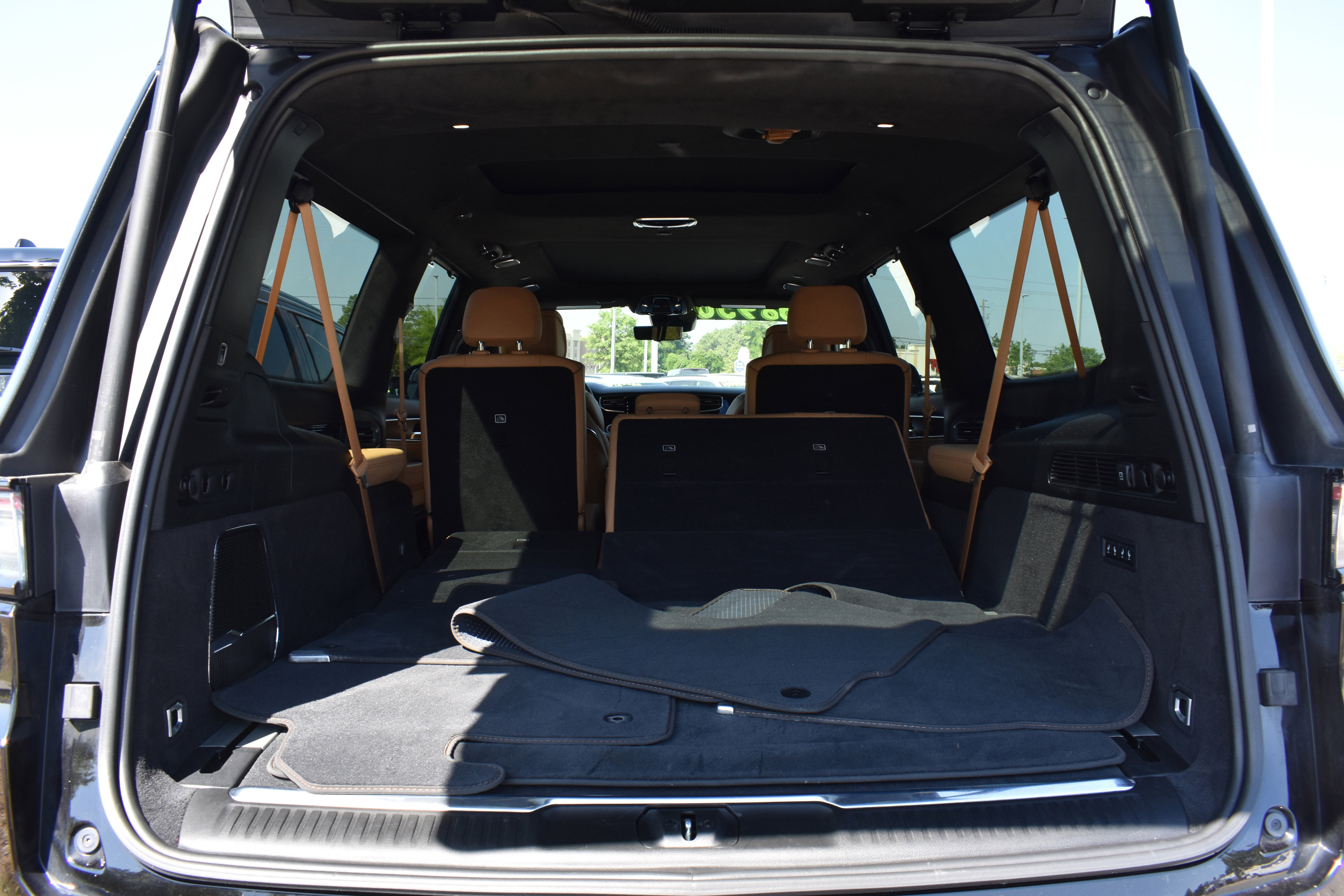 Used 2024 Jeep Grand Wagoneer L Series III w/ Rear Seat Video Group 1 AWD/4WD image 42