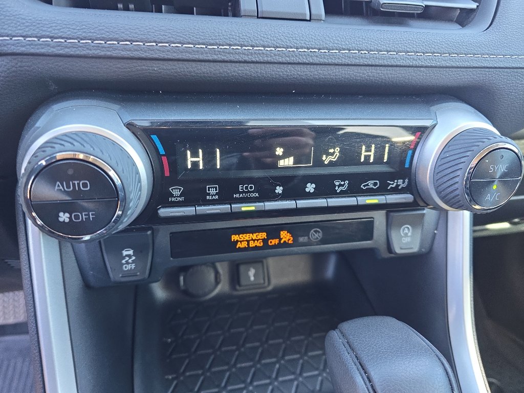 Used 2022 Toyota RAV4 XLE image 20