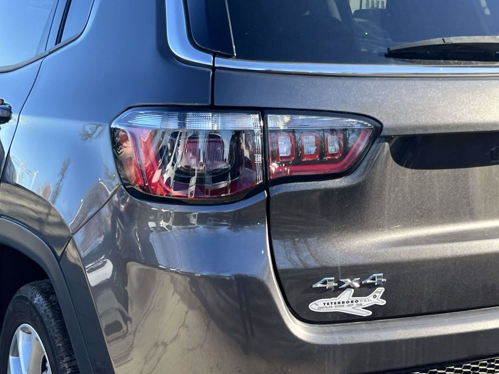 Used 2022 Jeep Compass Latitude AWD/4WD image 8