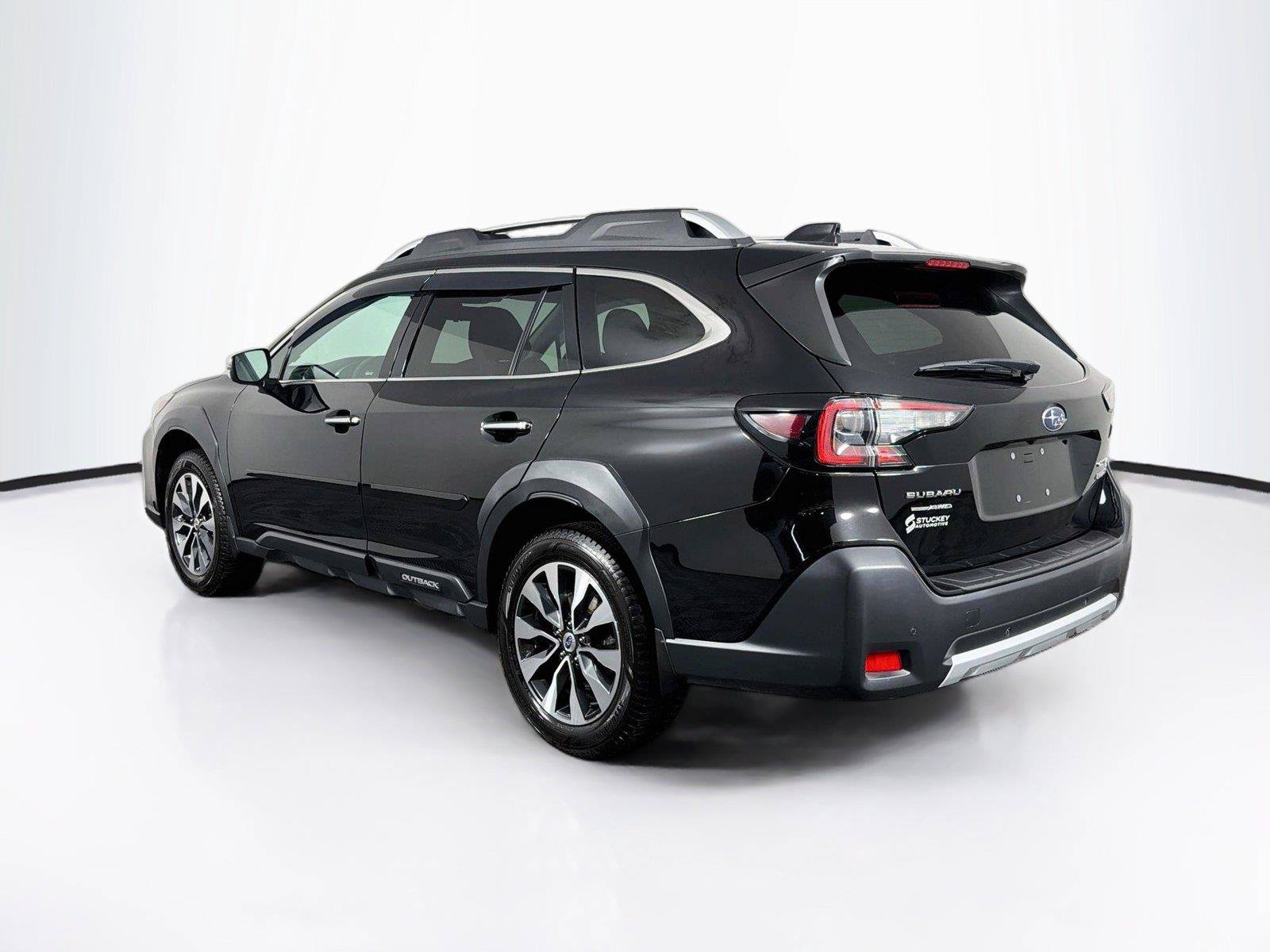Used 2024 Subaru Outback Touring XT w/ Popular Package #2 AWD/4WD image 9