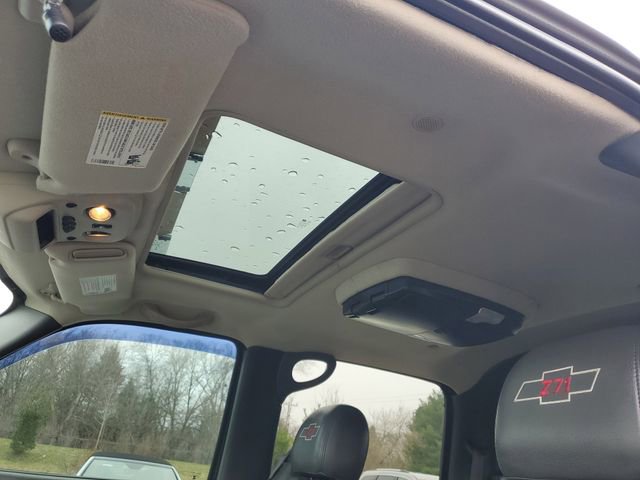 Used 2004 Chevrolet Avalanche Z71 w/ Sun And Sound Package image 15