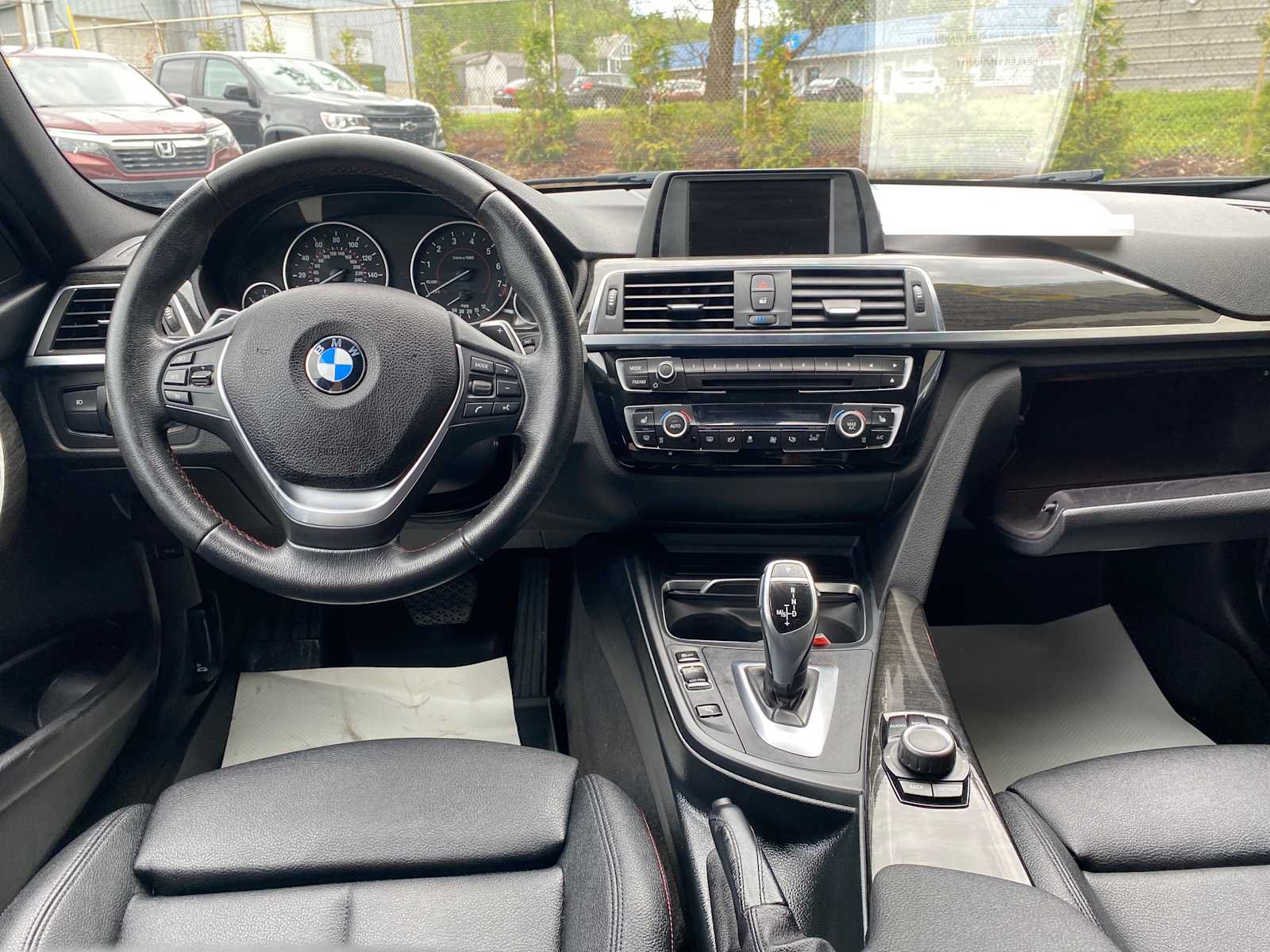 Used 2017 BMW 330i Sedan RWD image 6