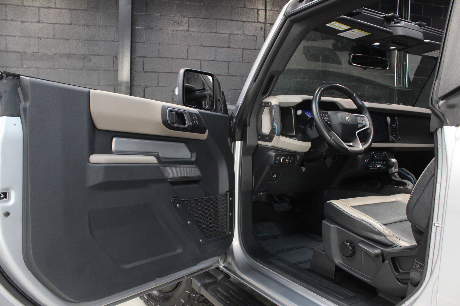 Used 2022 Ford Bronco Wildtrak image 25