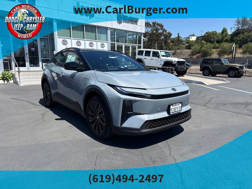 Used 2026 Toyota C-HR AWD/4WD video 1