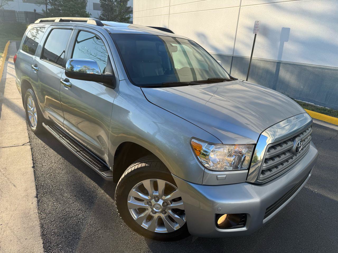 Used 2010 Toyota Sequoia Limited AWD/4WD image 7