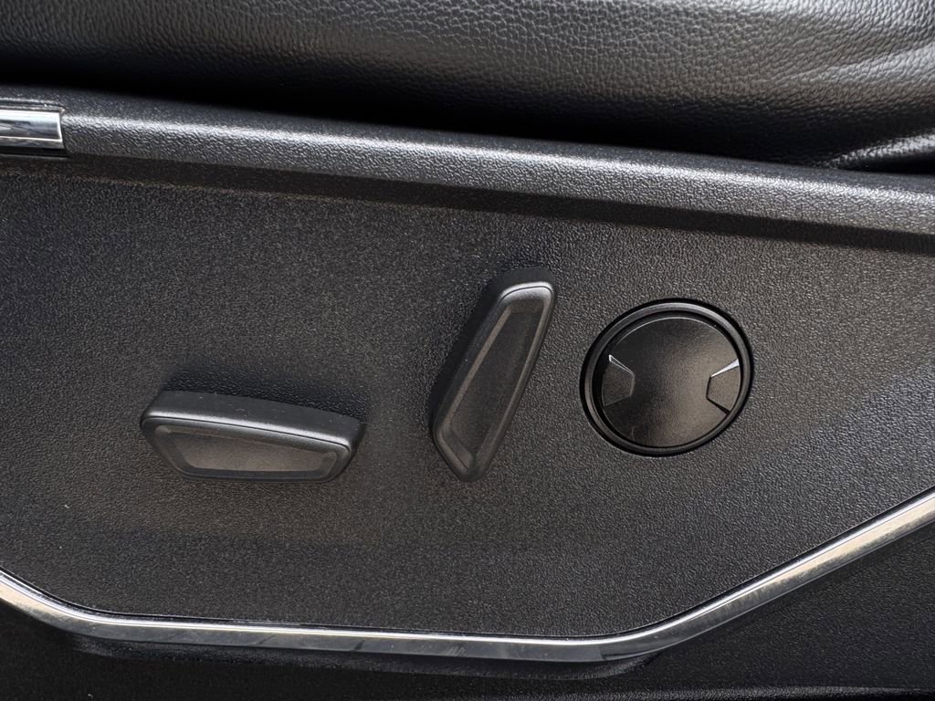 Used 2024 Ford F250 Lariat w/ Sport Appearance Package image 27