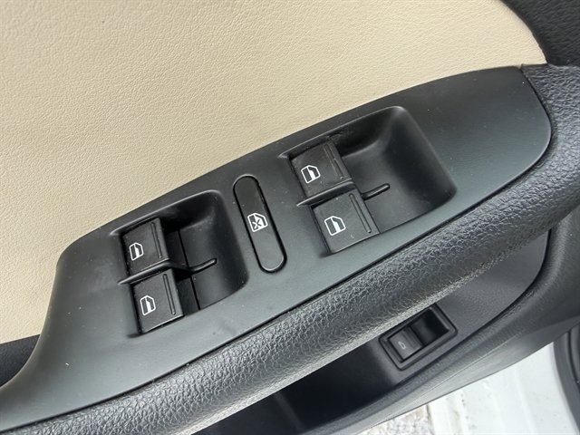 Used 2017 Volkswagen Jetta SE image 31