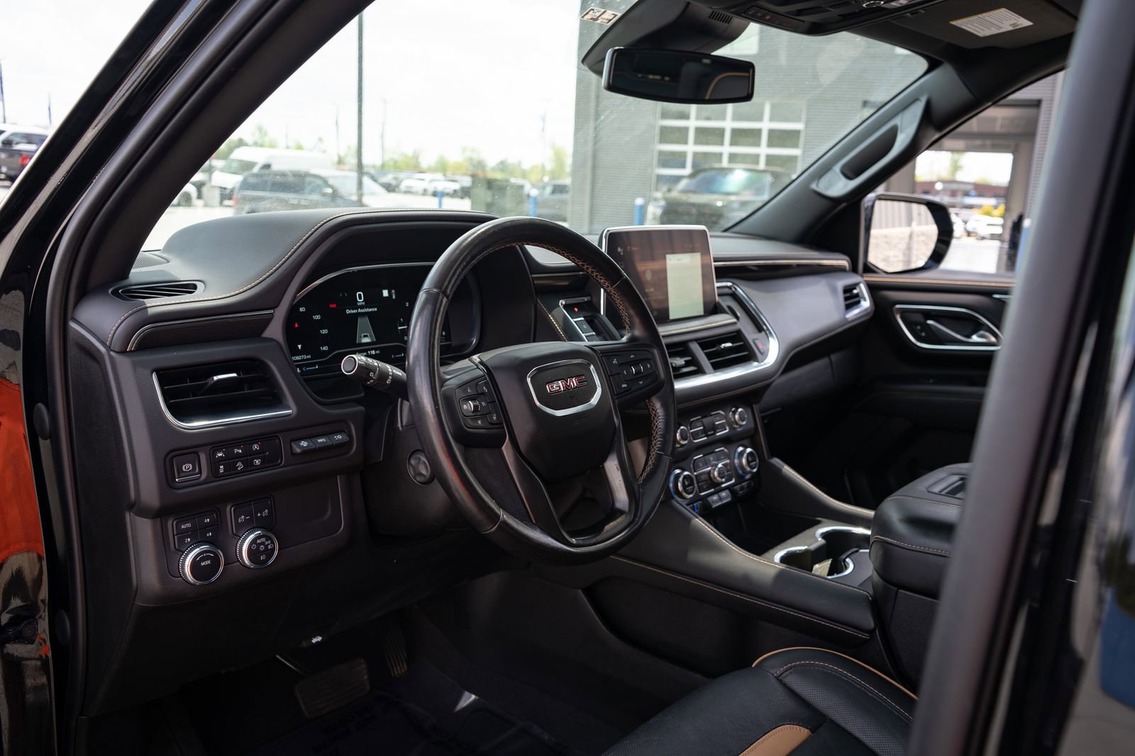 Used 2023 GMC Yukon AT4 w/ AT4 Premium Package AWD/4WD image 13