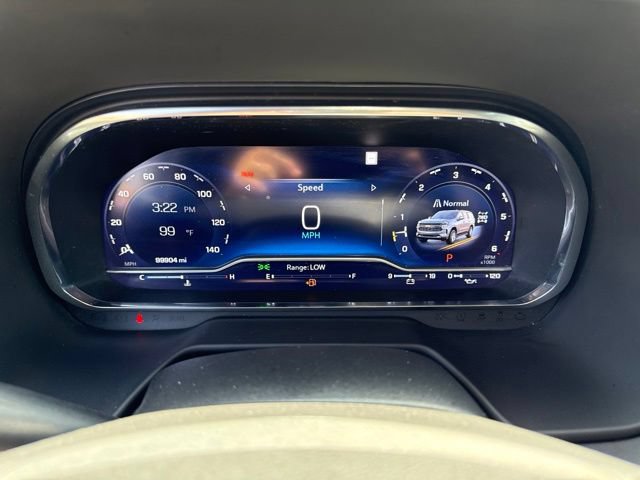Used 2022 Chevrolet Suburban Premier AWD/4WD image 40