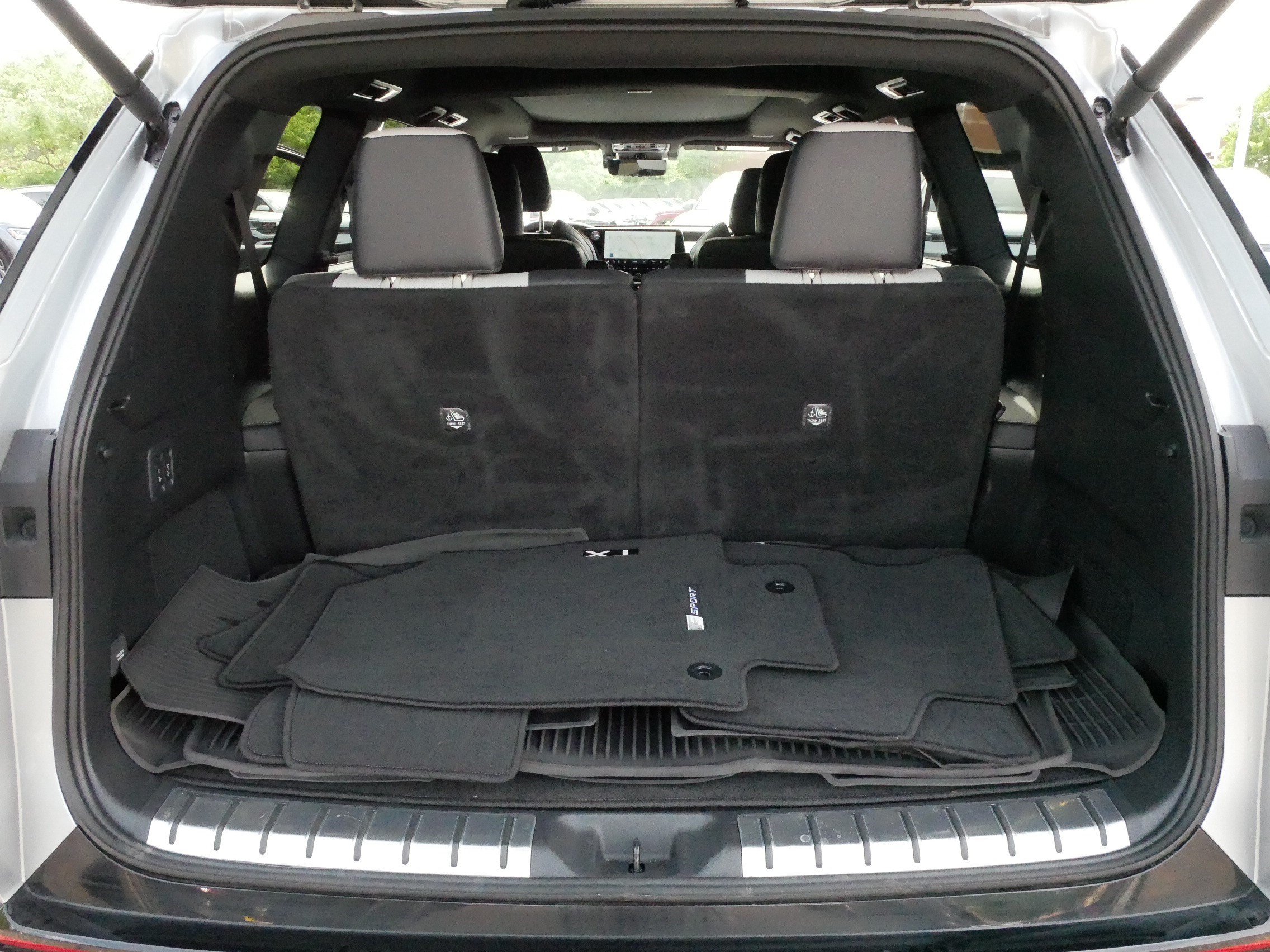 Used 2024 Lexus TX 500h AWD w/ Technology Package image 18