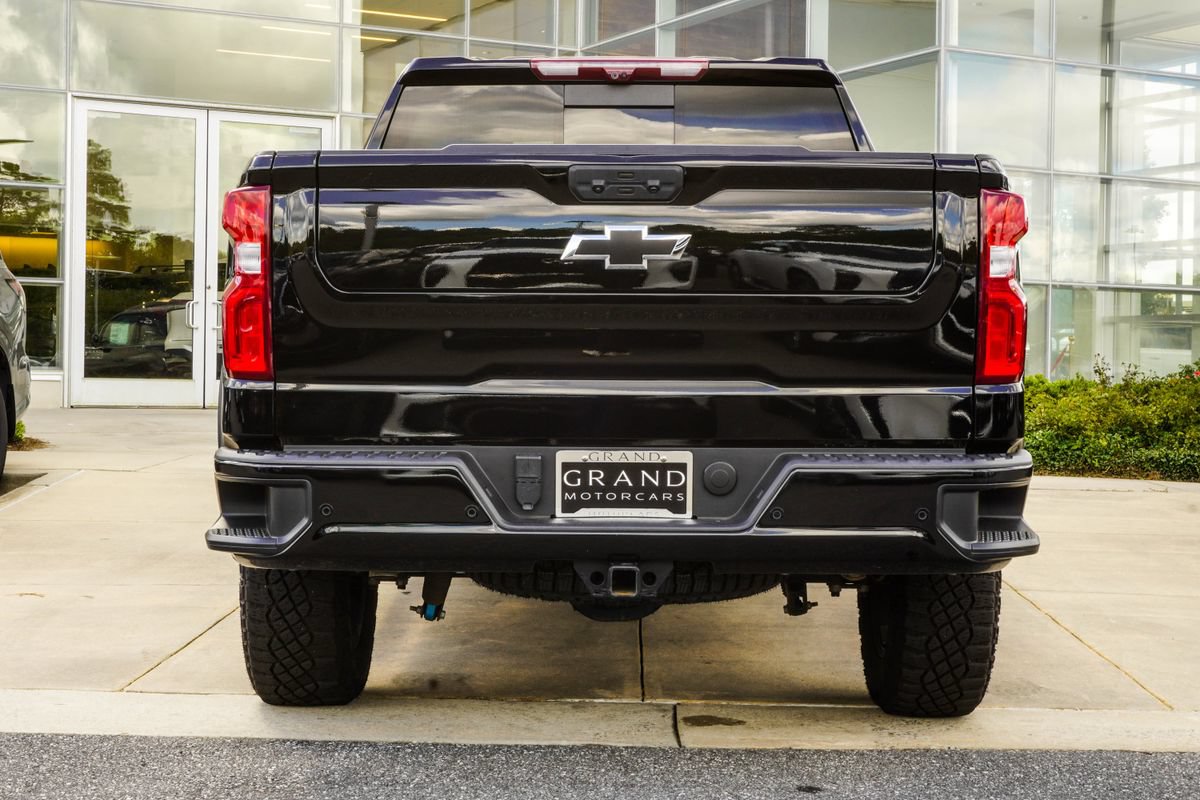 Used 2024 Chevrolet Silverado 1500 ZR2 w/ Technology Package AWD/4WD image 12