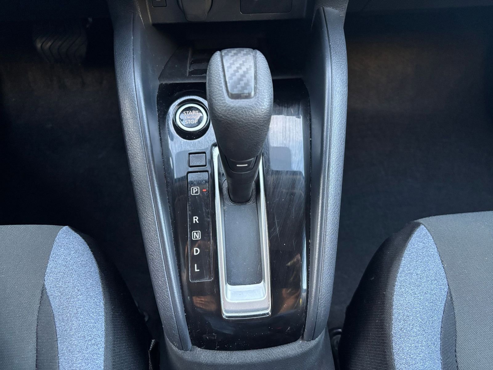 Used 2025 Nissan Versa SV image 39
