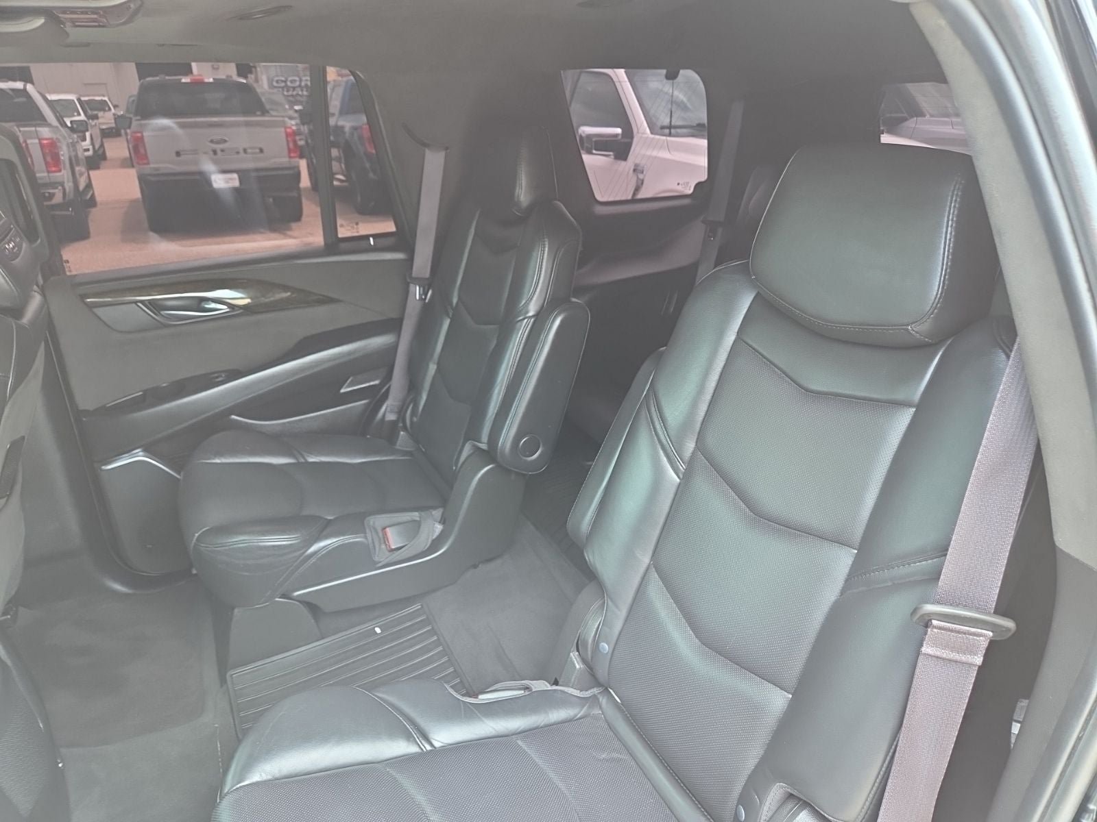 Used 2017 Cadillac Escalade Platinum AWD/4WD image 41