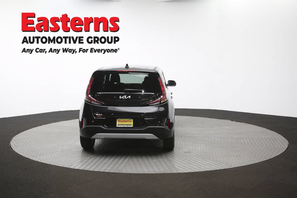Used 2025 Kia Soul LX w/ LX Technology Package FWD image 35