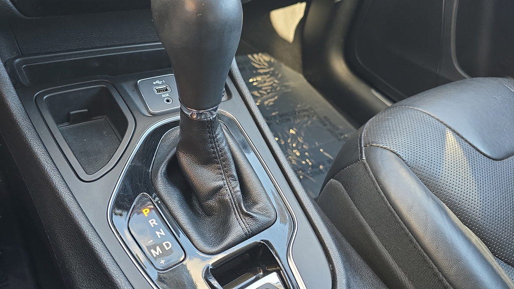 Used 2019 Jeep Cherokee Limited FWD image 22