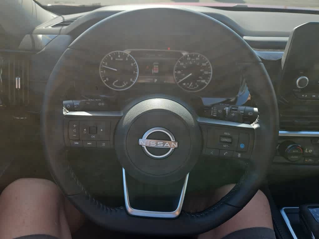 Used 2024 Nissan Pathfinder SV FWD image 14