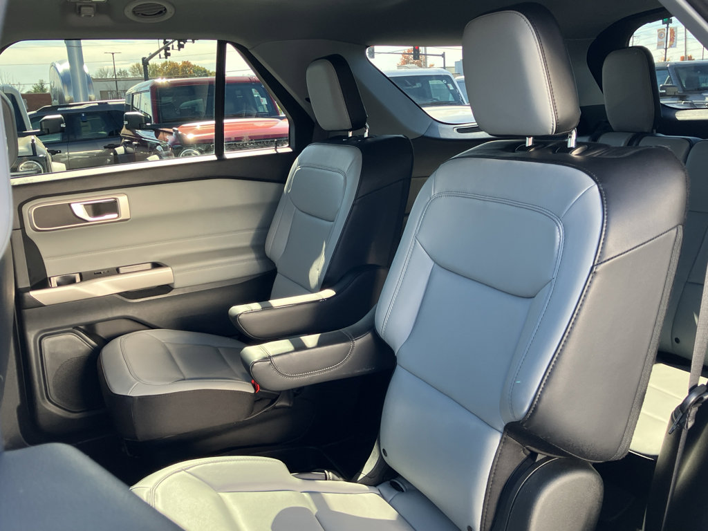 Certified 2021 Ford Explorer XLT w/ Equipment Group 202A image 30