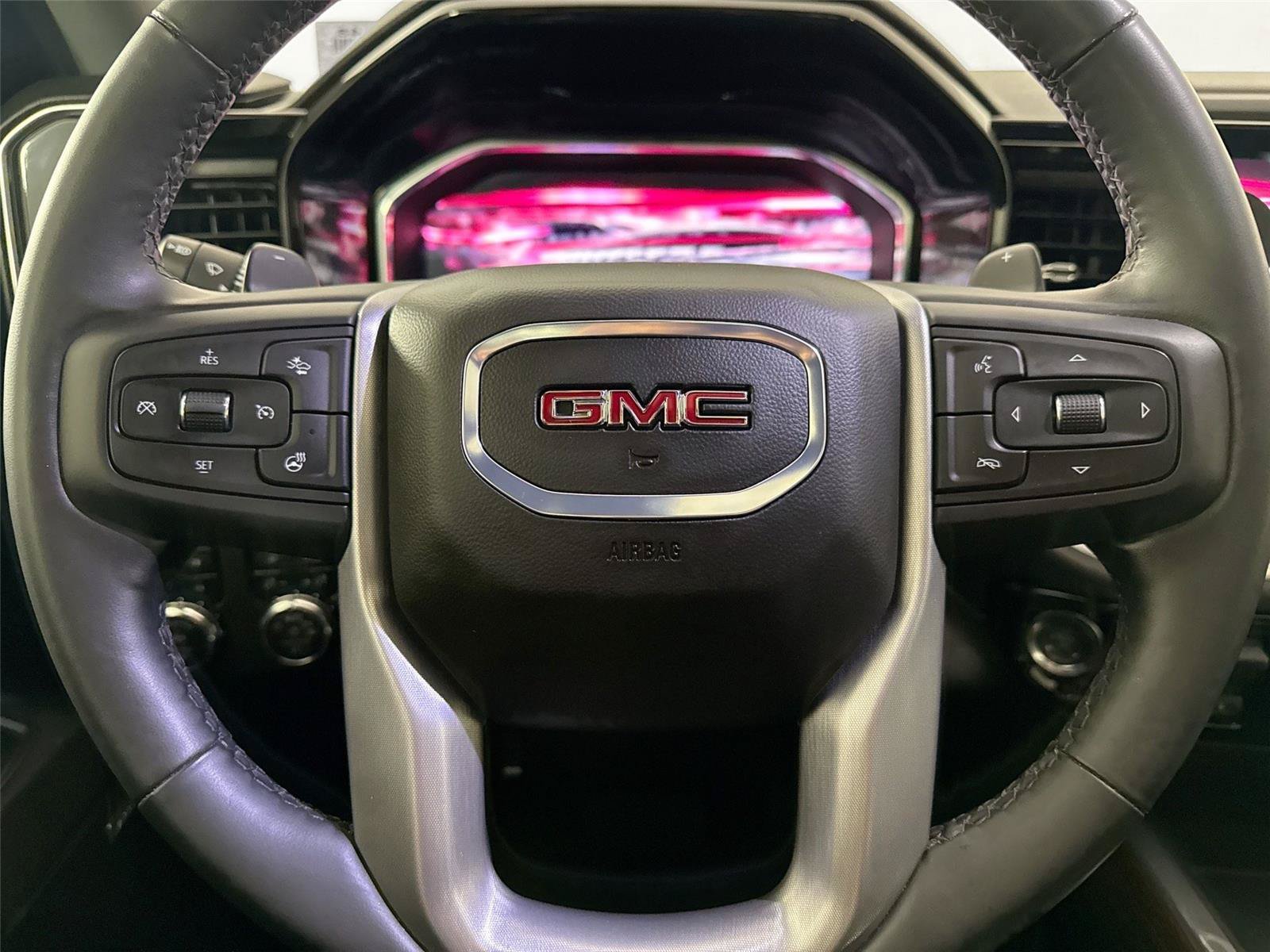 Used 2025 GMC Sierra 1500 Elevation w/ Elevation Premium Package AWD/4WD image 17